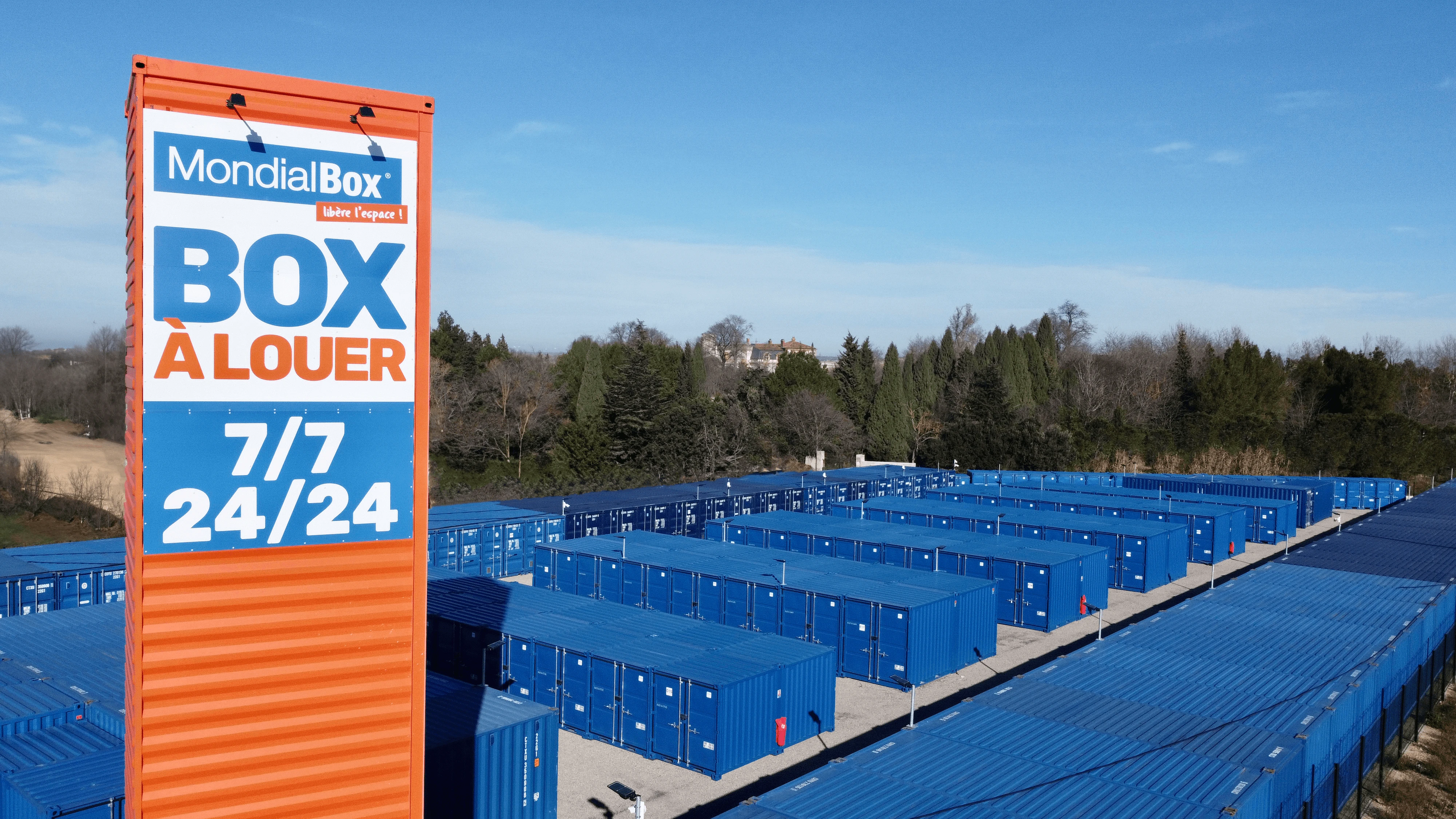 Photo du totem depuis le ciel à Avignon